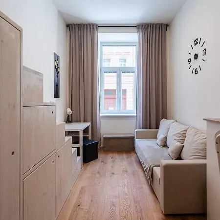Tiny Studio For A Couple In Brno. Apartamento Brno